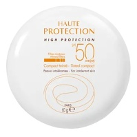 AVÈNE Kompaktní make-up SPF 50 Světlý odstín 10 g