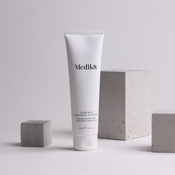 MEDIK8 Surface Radiance Cleanse 150 ml (Čisticí pleťové gely) - Čistící