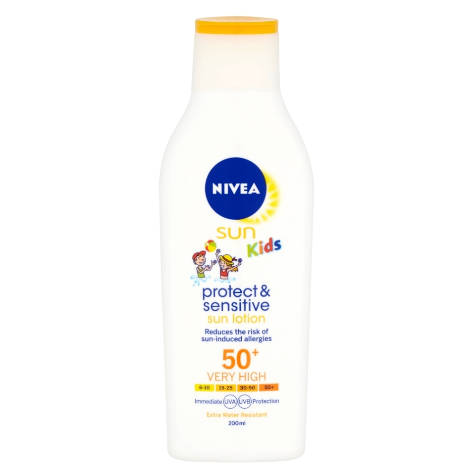 Levně NIVEA Sun Protect & Sensitive Dětské mléko na opalování OF 50+ 200 ml