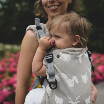SESTRICE Dreamers natur carrier dětské nosítko 3m+ šedé (Dětská nosítka)